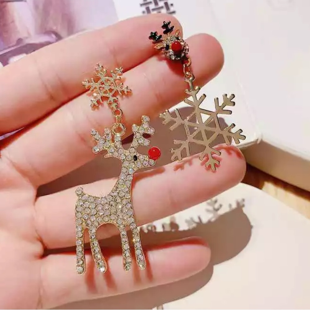 Long Reindeer & Snowflake earrings